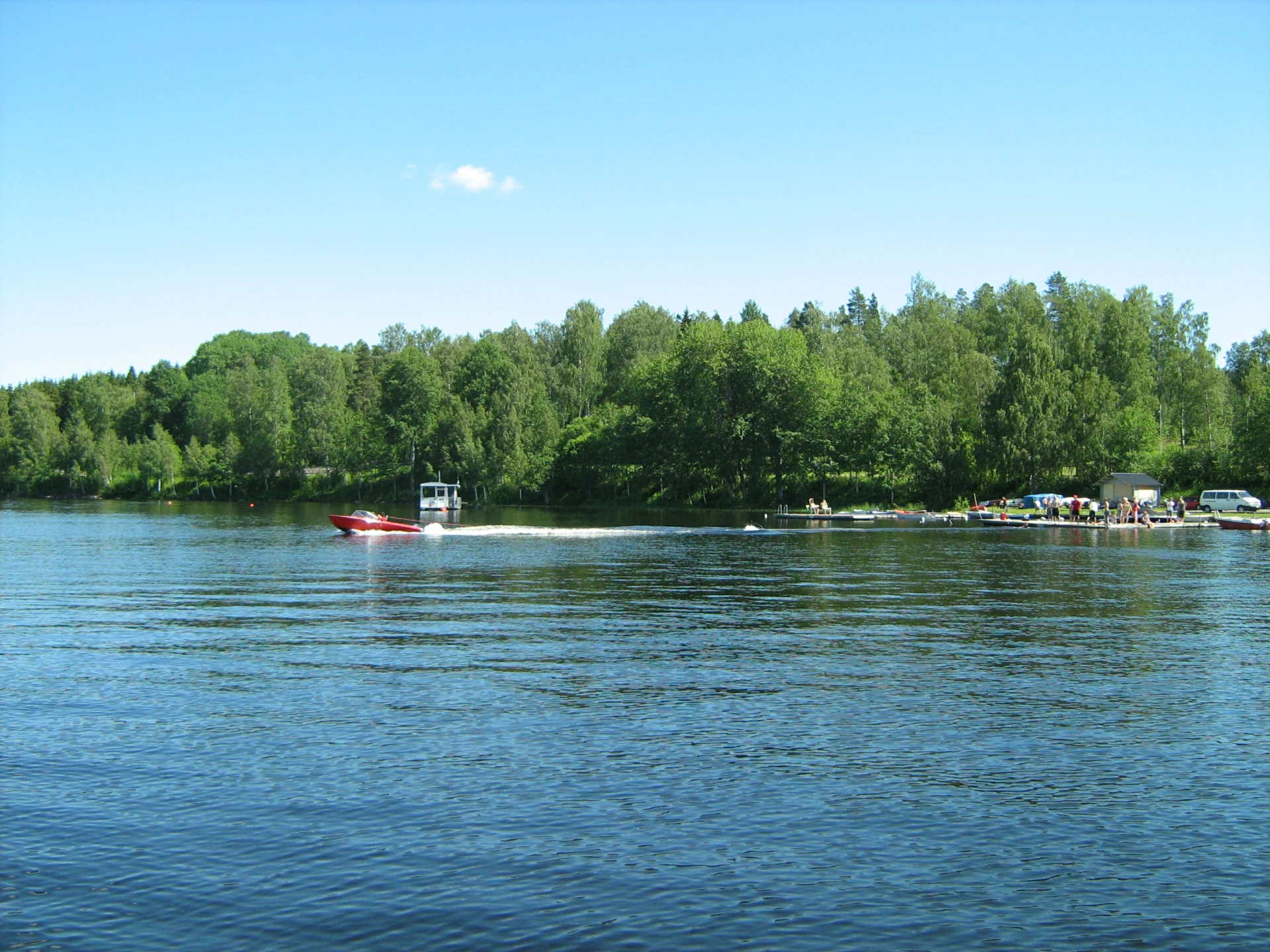 Vy över sjö
