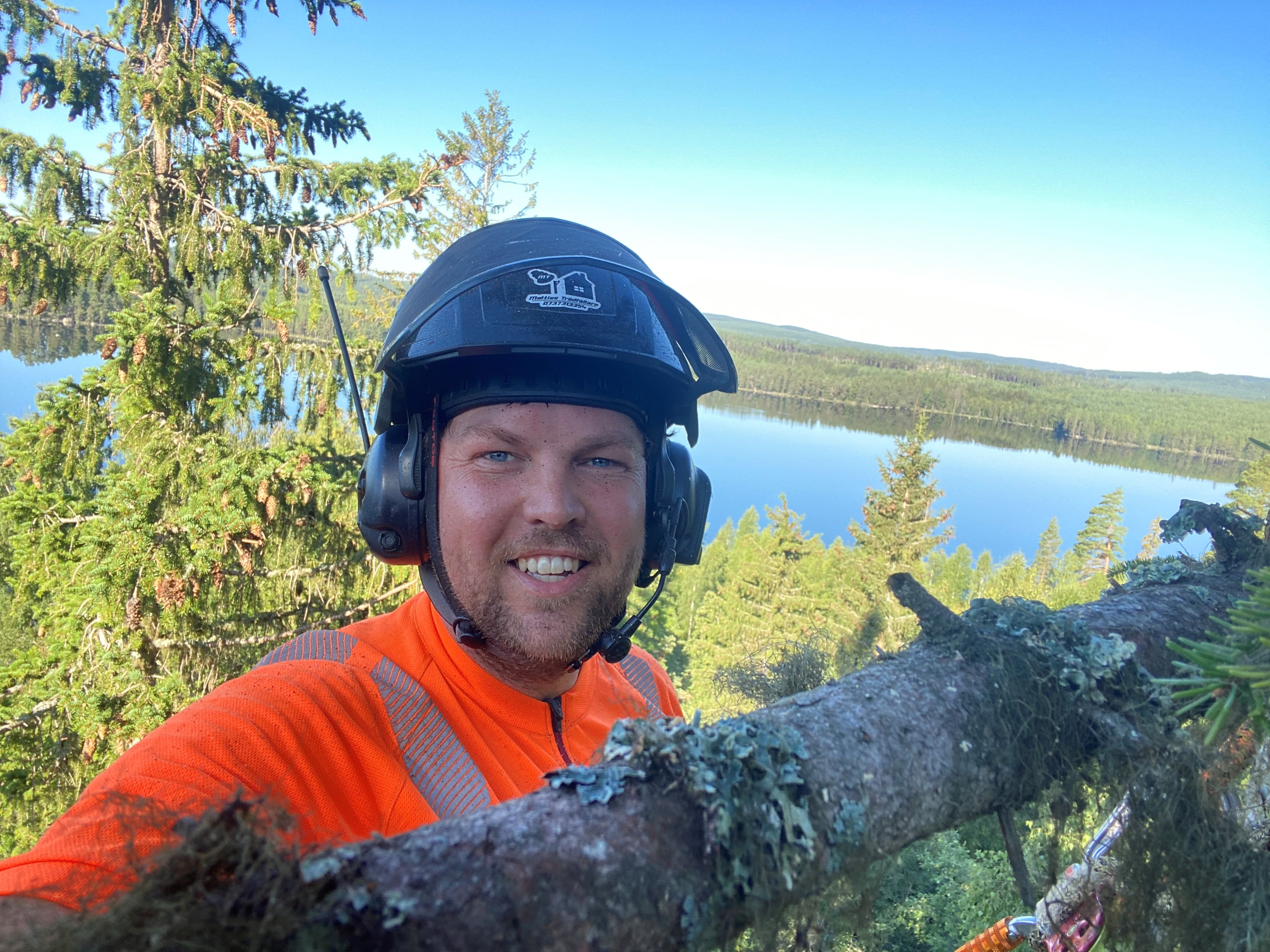 Mattias Ahl, Mattias Tr&auml;df&auml;llare.